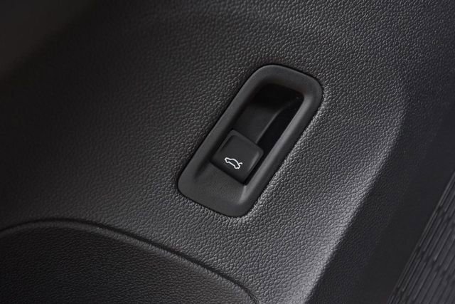 New 2026 Volkswagen Atlas Cross Sport SEL R-Line image 9