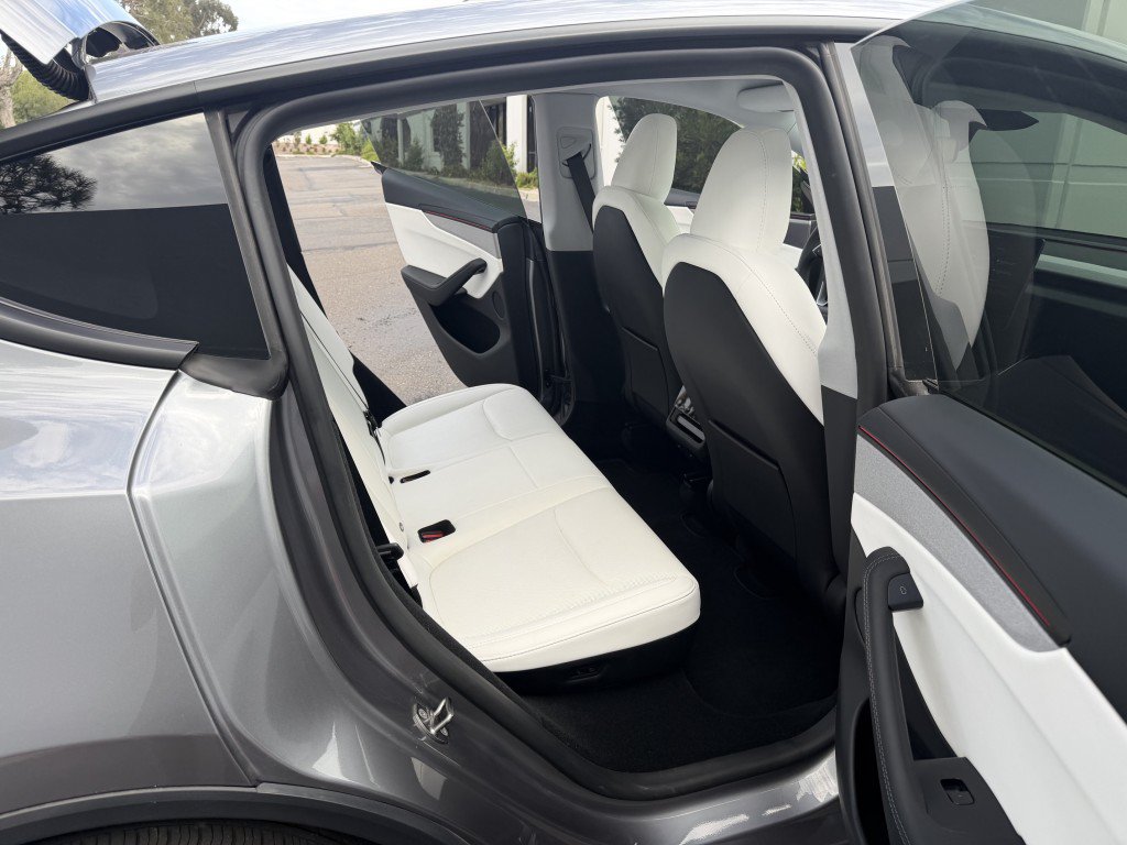 Used 2026 Tesla Model Y Long Range AWD/4WD image 15