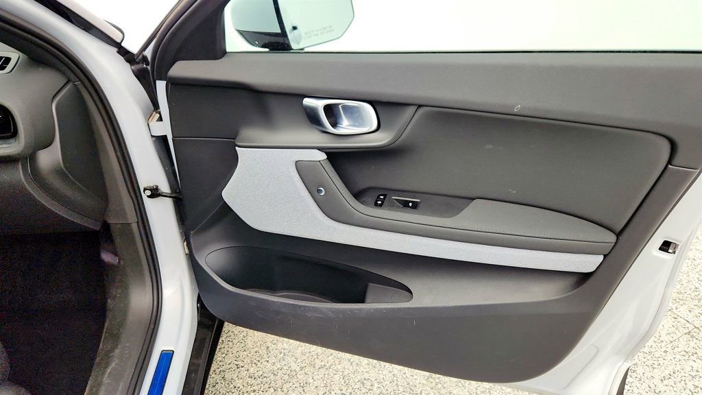 Used 2023 Polestar Polestar 2 image 25