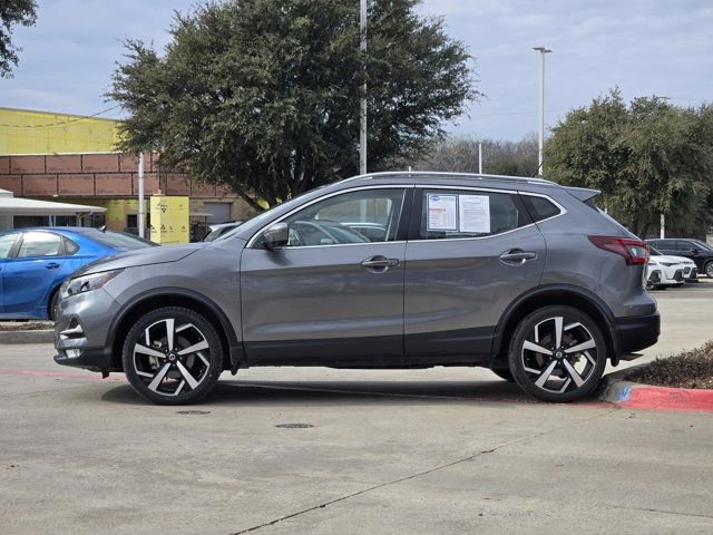 Used 2021 Nissan Rogue Sport SL w/ Premium Package FWD image 4