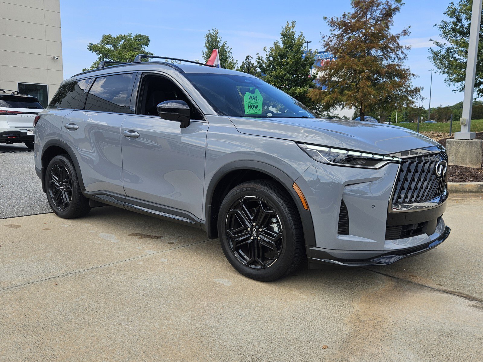 Certified 2026 INFINITI QX60 Sport w/ Dark Cargo Package AWD/4WD image 4