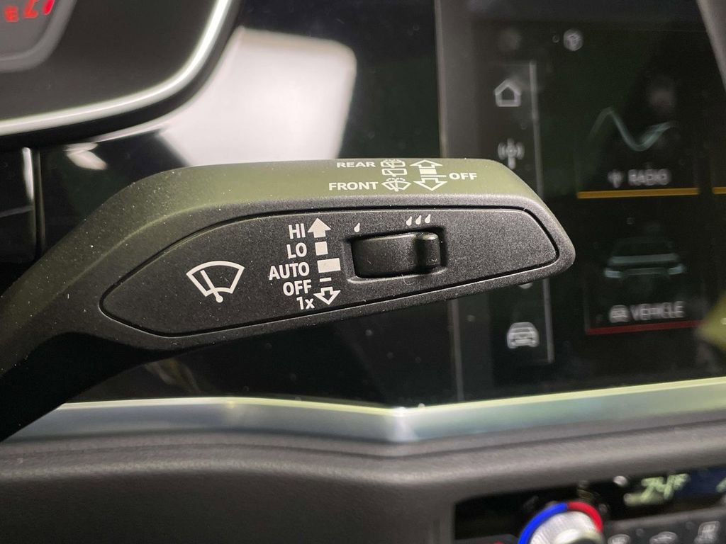 New 2025 Audi Q3 2.0T Premium image 40