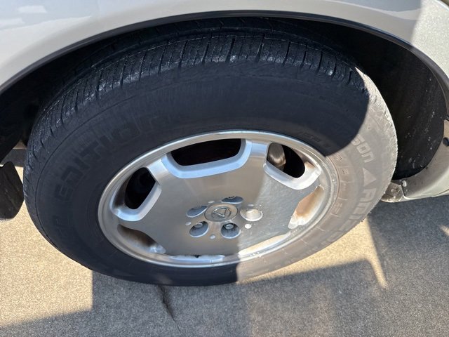 Used 2000 Lexus LS 400 image 10