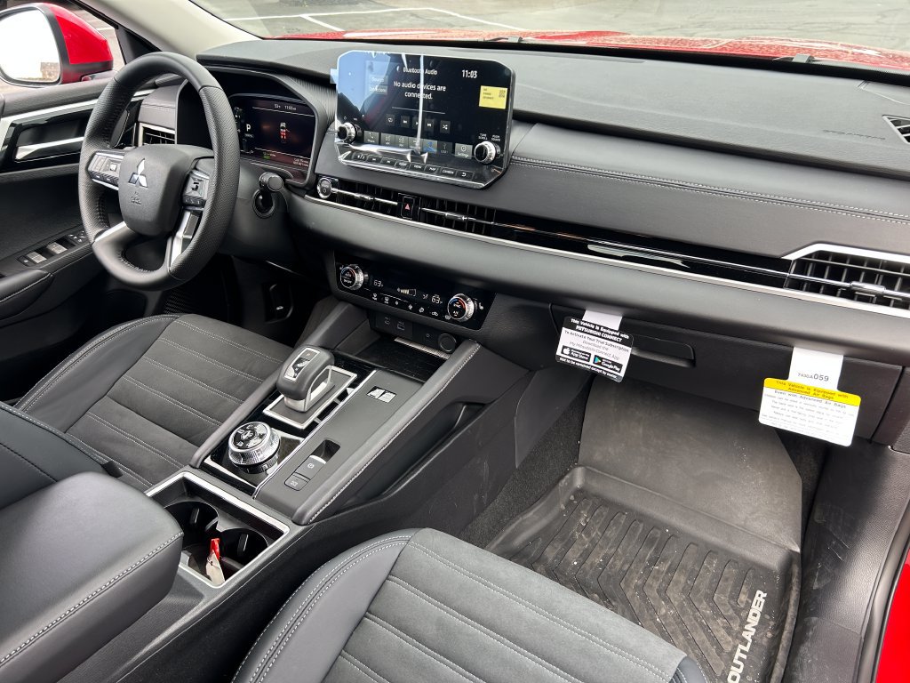 Used 2025 Mitsubishi Outlander 4WD Plug-In Hybrid image 35