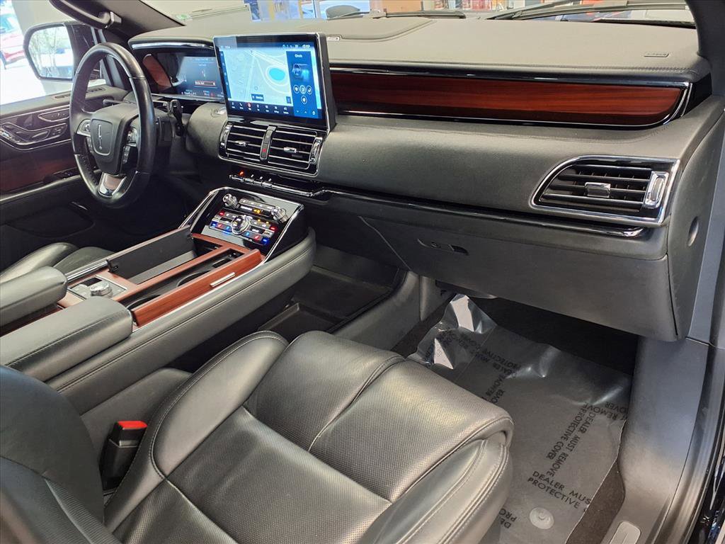 Used 2023 Lincoln Navigator Reserve image 9