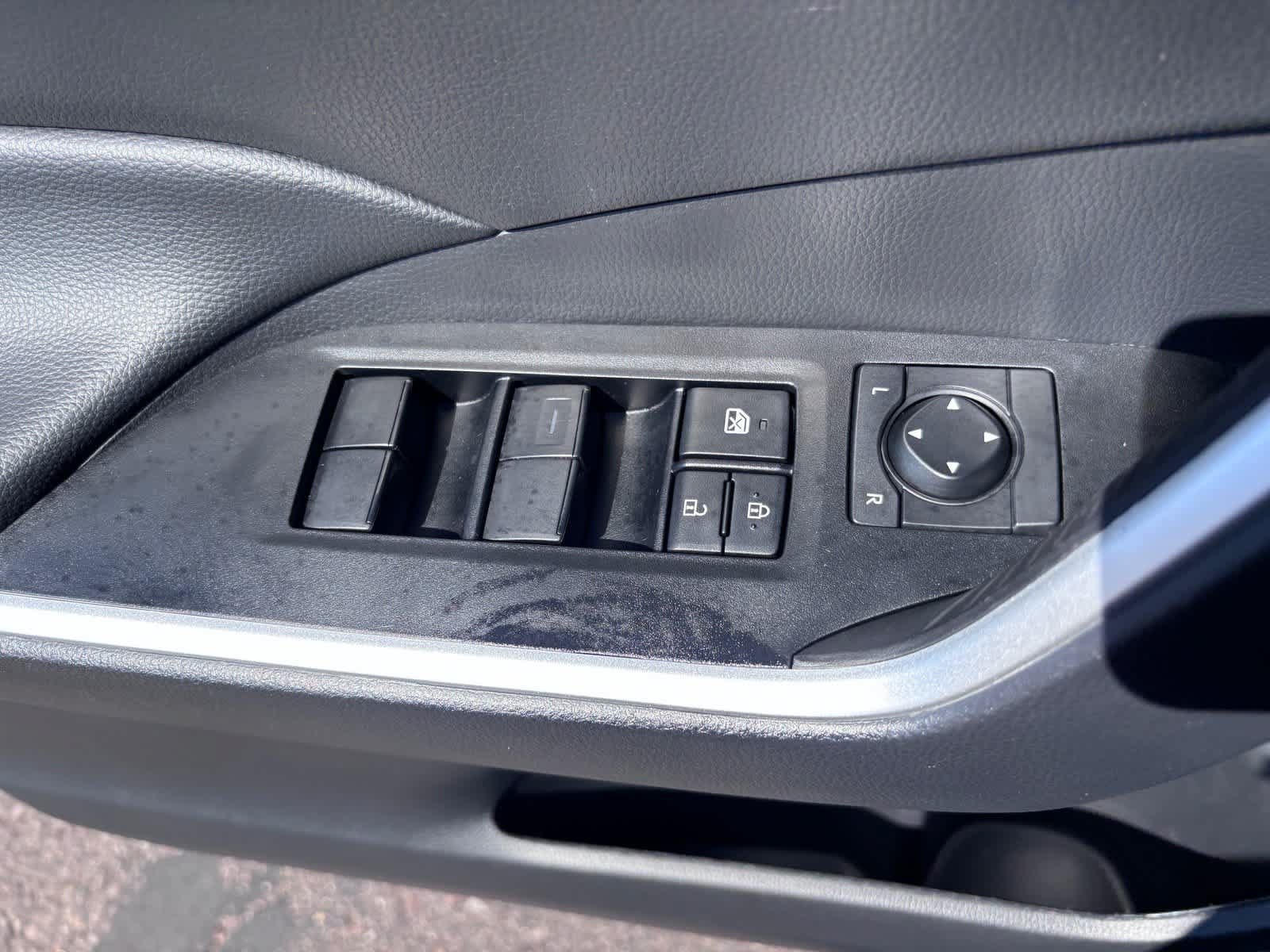 Used 2024 Toyota RAV4 LE AWD/4WD image 19