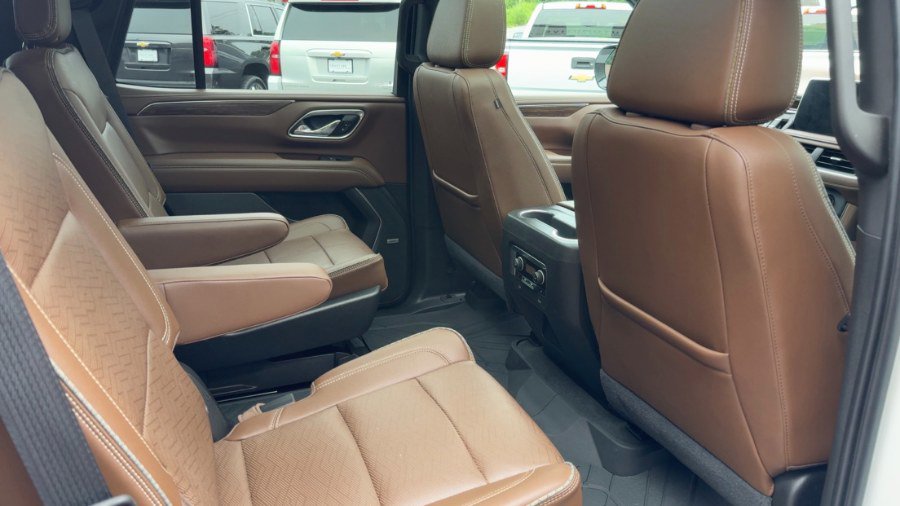 Used 2021 Chevrolet Tahoe High Country w/ Premium Package image 16