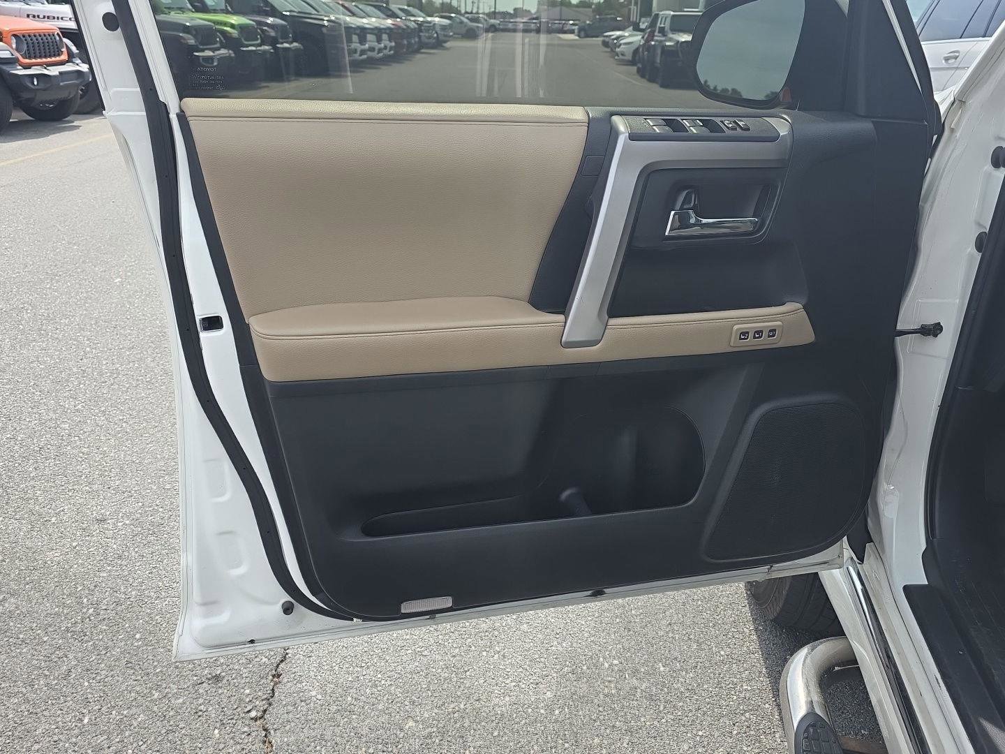 Used 2018 Toyota 4Runner Limited AWD/4WD image 19