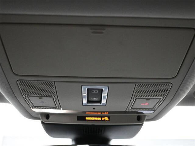 Used 2018 Jaguar E-PACE S image 15