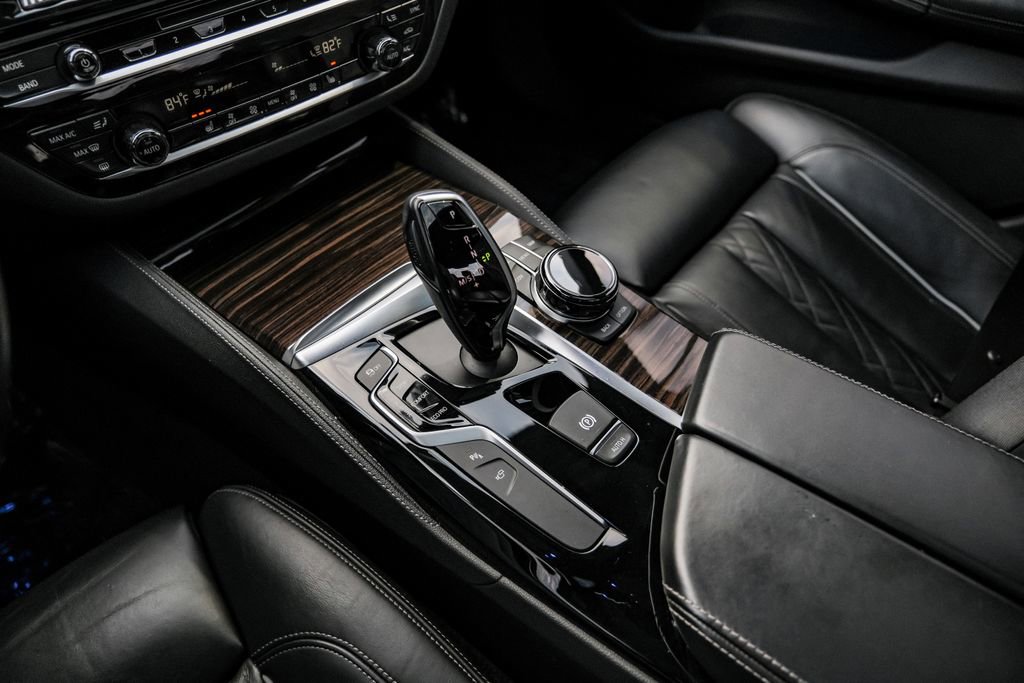 Used 2018 BMW 540i xDrive w/ M Sport Package image 24