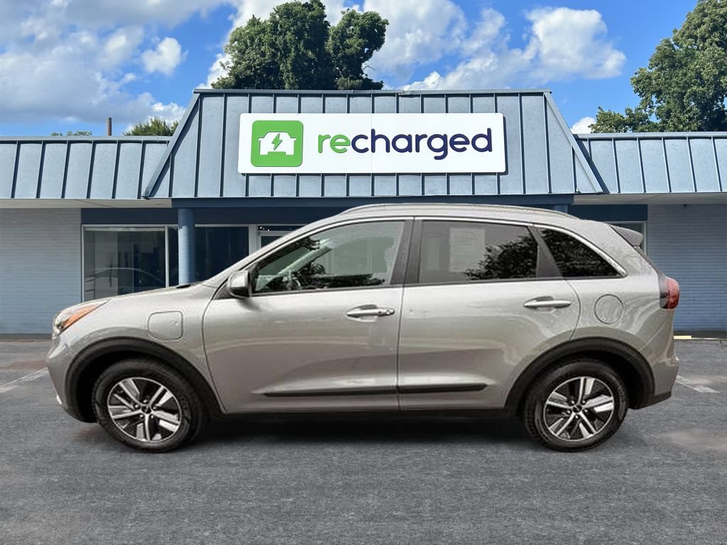 Used 2022 Kia Niro LXS FWD image 2