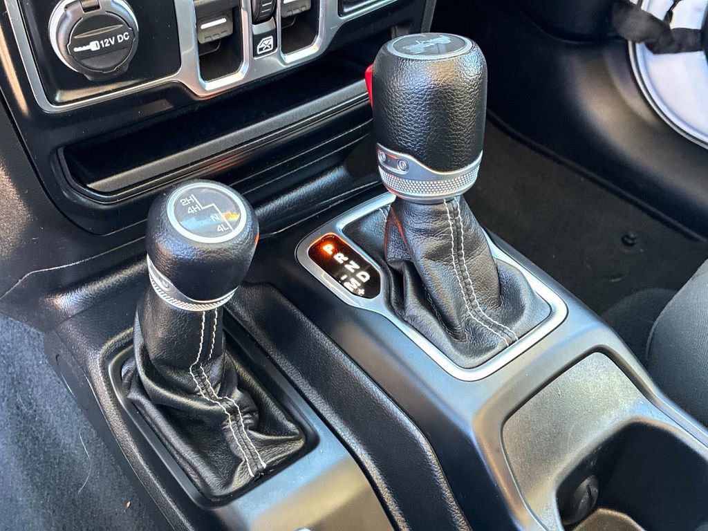 Used 2022 Jeep Wrangler Unlimited Sahara image 28