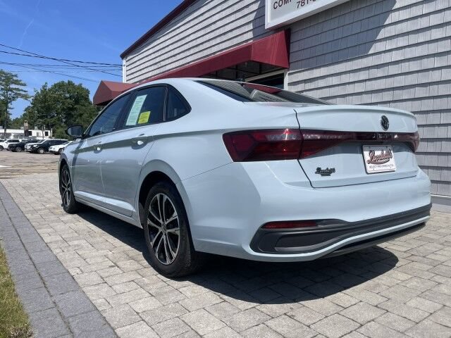 Used 2025 Volkswagen Jetta Sport FWD image 7