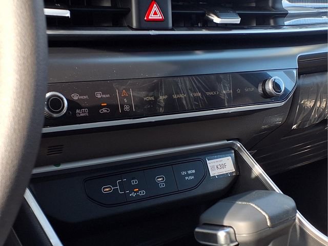 New 2026 Kia Carnival LX FWD image 6