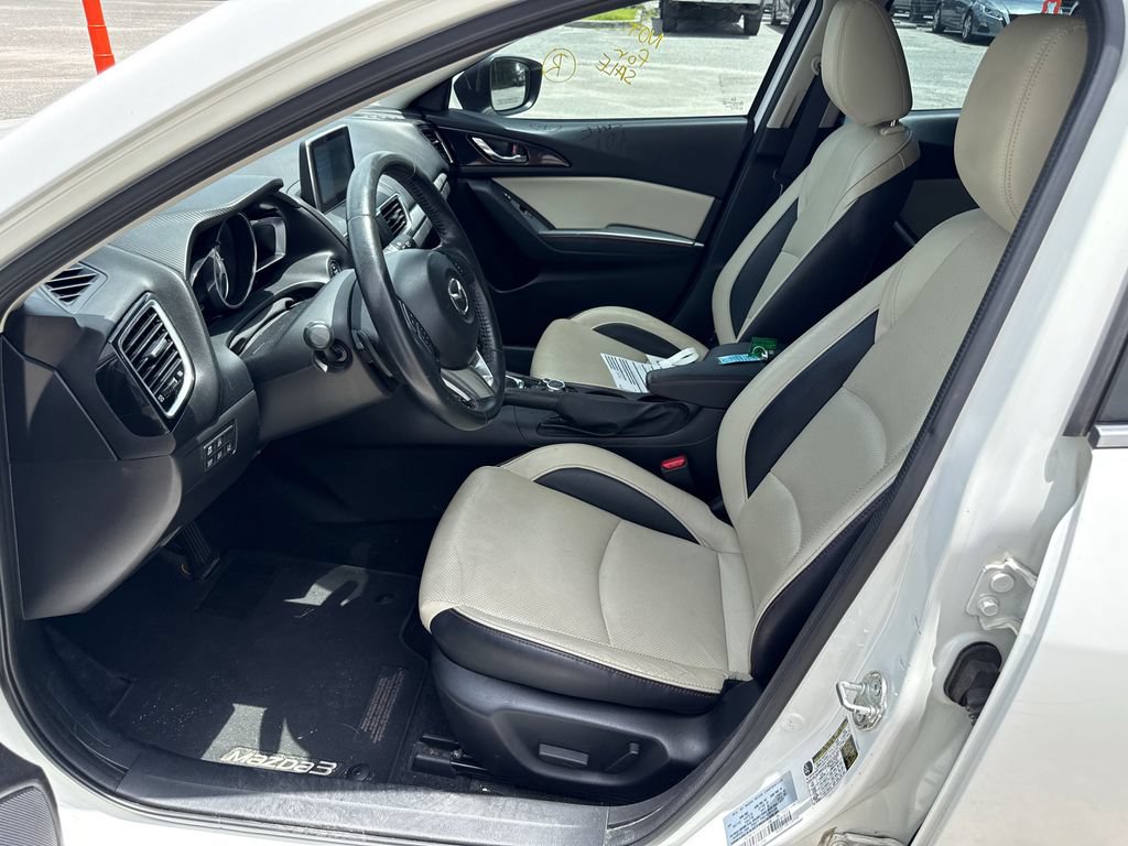 Used 2016 MAZDA MAZDA3 s Grand Touring w/ Technology Package FWD image 10