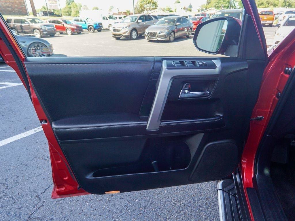 Used 2018 Toyota 4Runner SR5 Premium AWD/4WD image 15