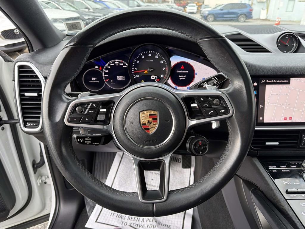 Used 2023 Porsche Cayenne Platinum Edition image 37