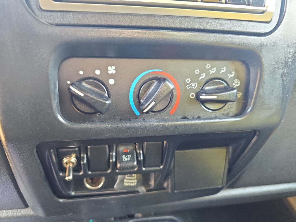 Used 2004 Jeep Wrangler 4WD image 19