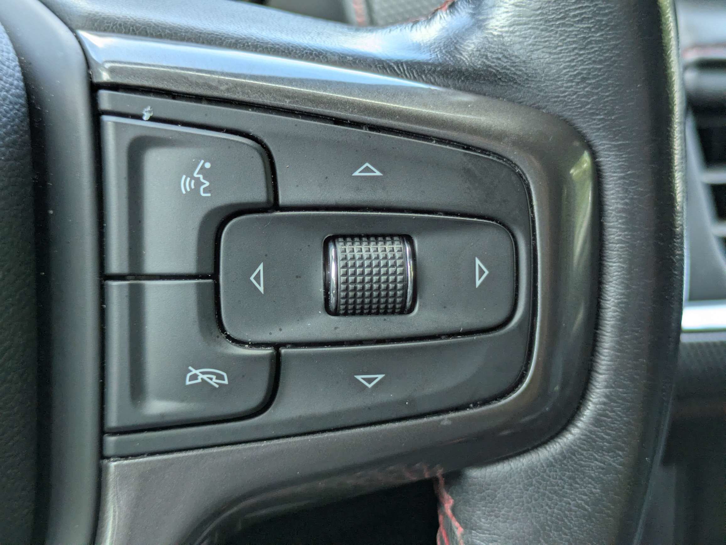 Used 2022 Chevrolet Tahoe RST w/ Luxury Package AWD/4WD image 19