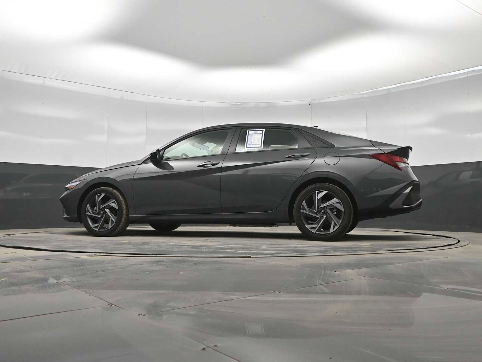 Certified 2025 Hyundai Elantra Sport image 35