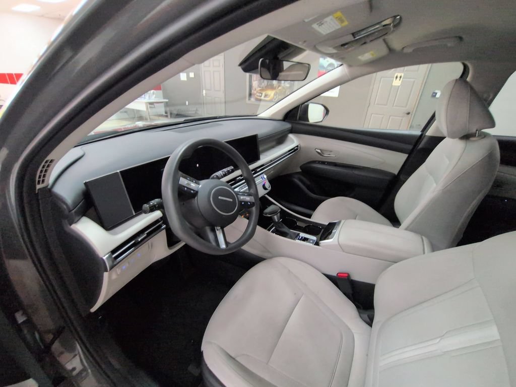 Used 2025 Hyundai Tucson SEL AWD/4WD image 15