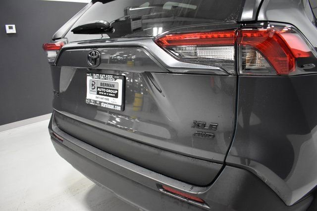 Used 2023 Toyota RAV4 XLE Premium image 12