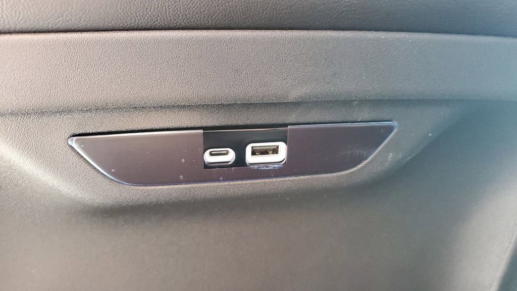 New 2026 Chrysler Pacifica Select image 16