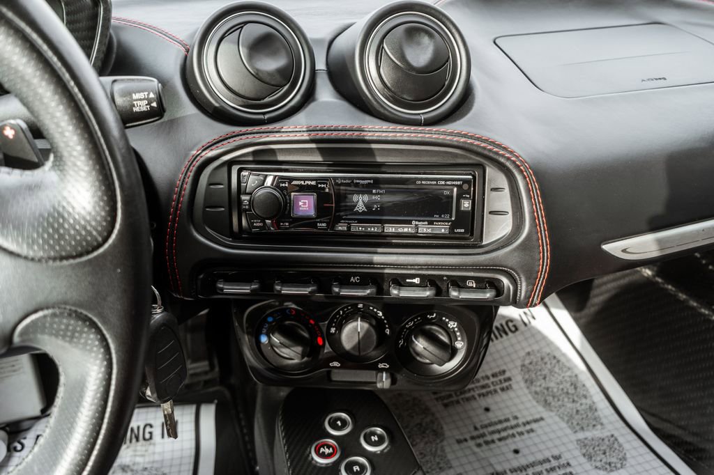 Used 2016 Alfa Romeo 4C Spider w/ Convenience Group - Spider image 18