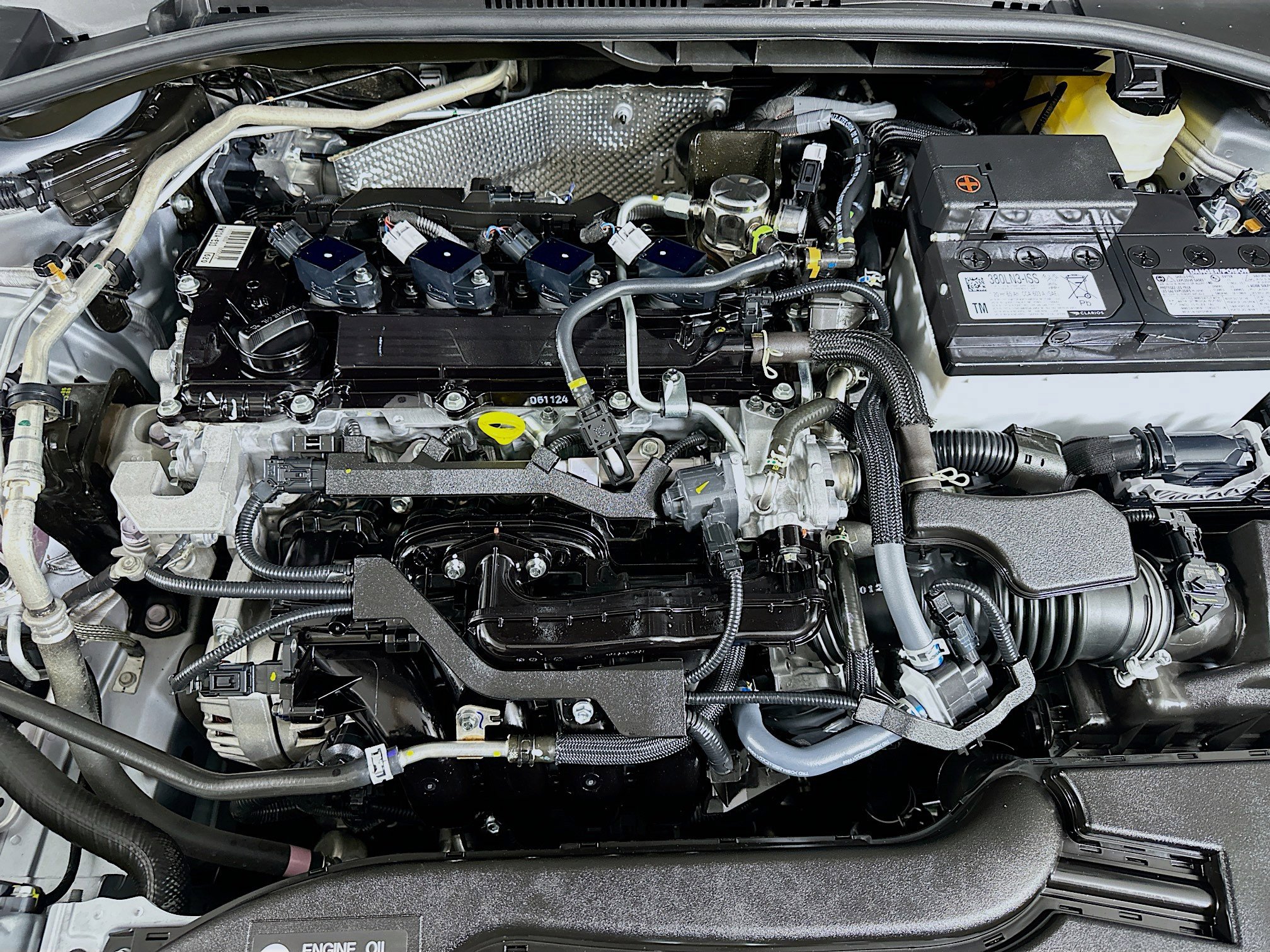 Used 2025 Toyota Corolla Cross LE image 31