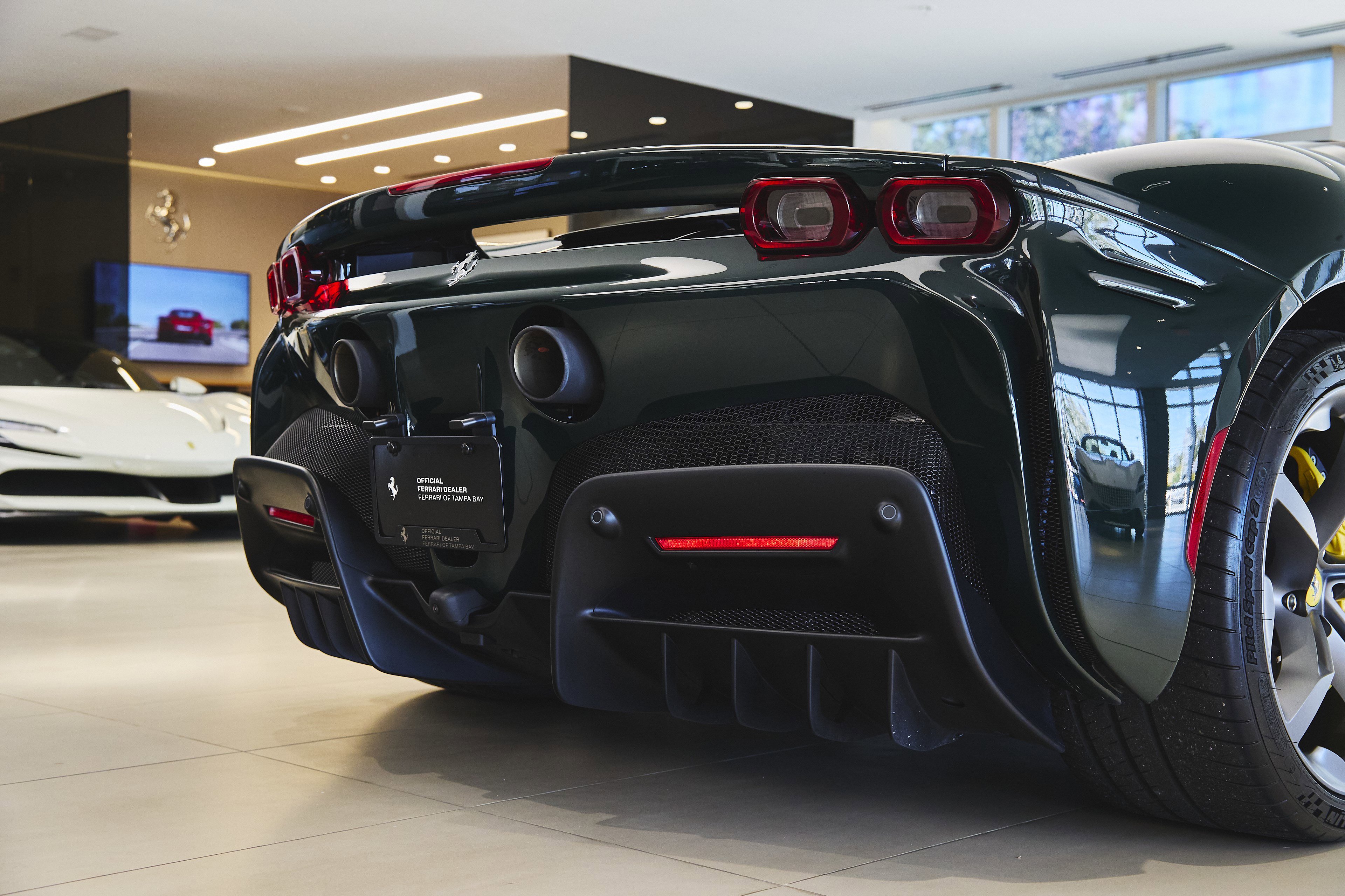 Used 2024 Ferrari SF90 Spider image 9