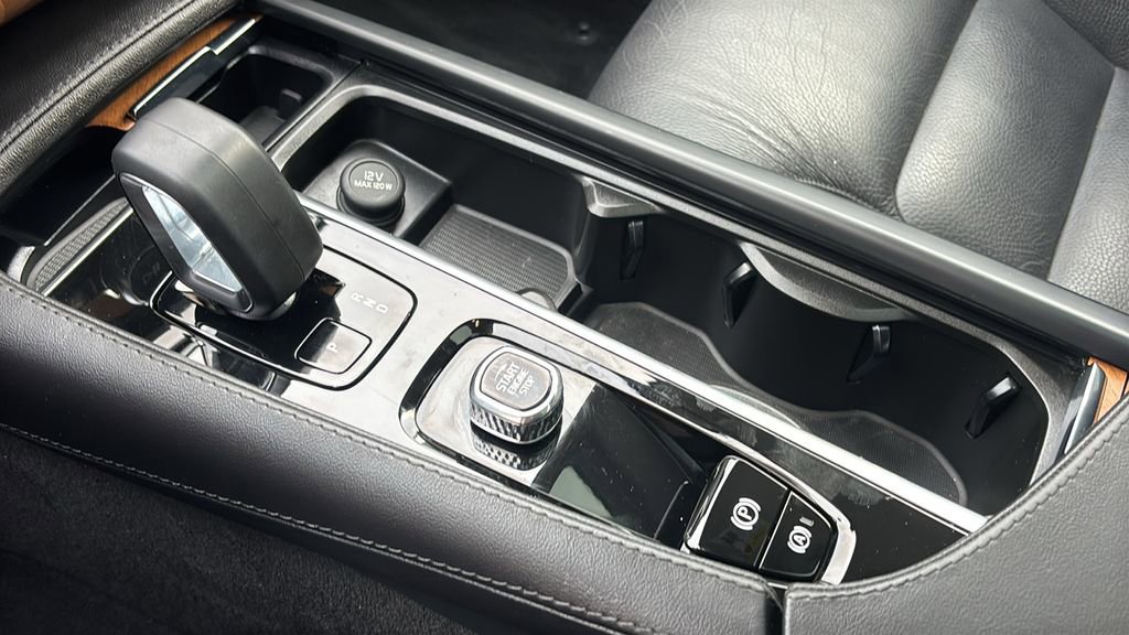 Certified 2023 Volvo XC90 B5 Plus w/ Protection Package Premier image 22