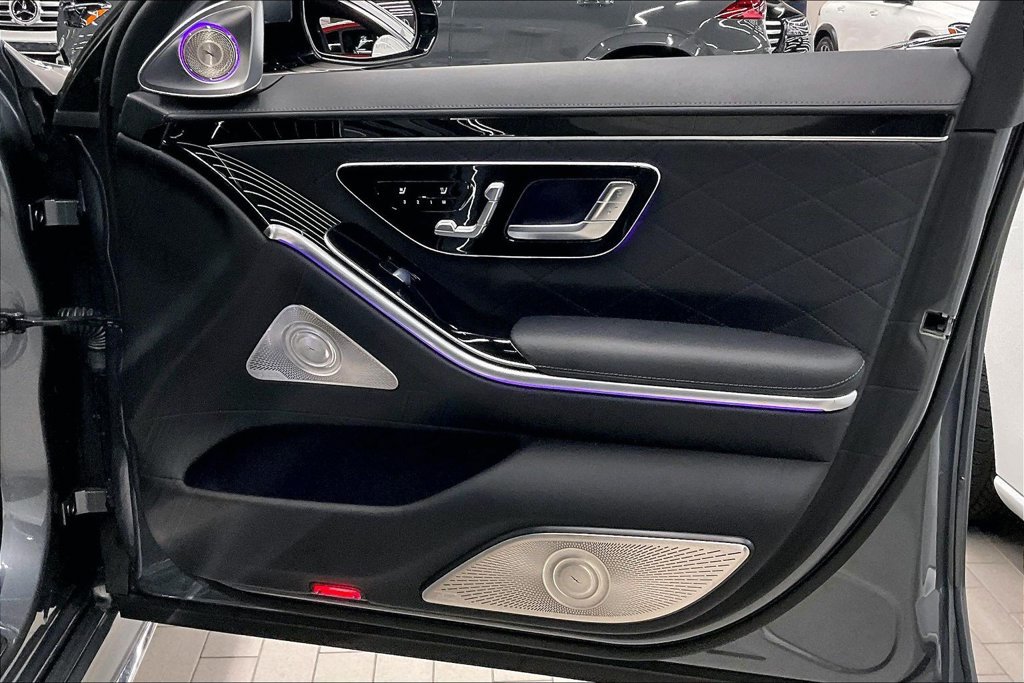 Used 2025 Mercedes-Benz S 580 4MATIC Sedan image 16