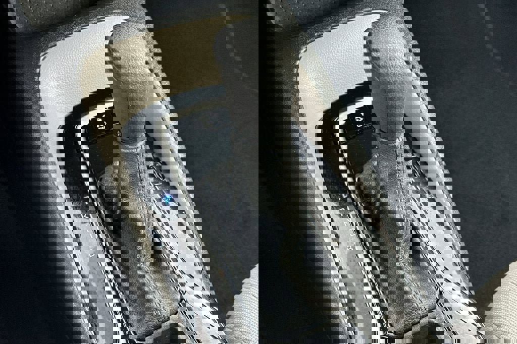 Used 2021 Toyota Corolla LE image 17