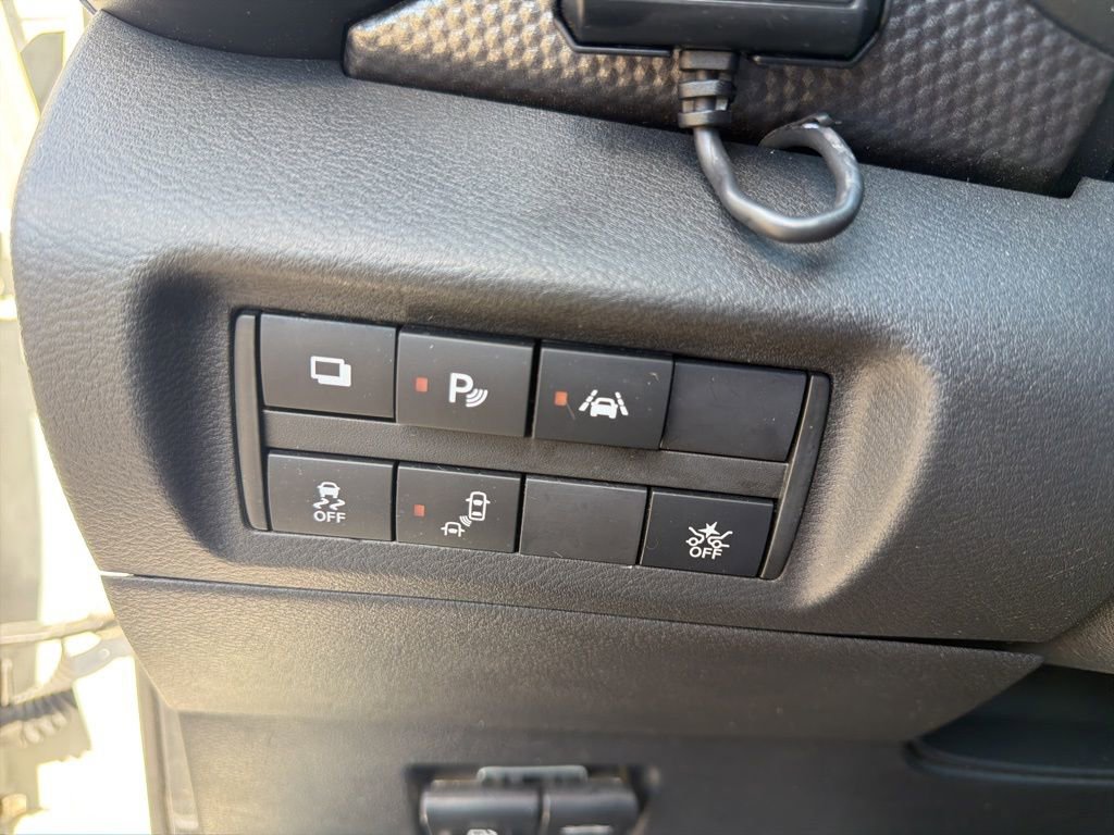 Used 2020 Nissan Kicks S image 20