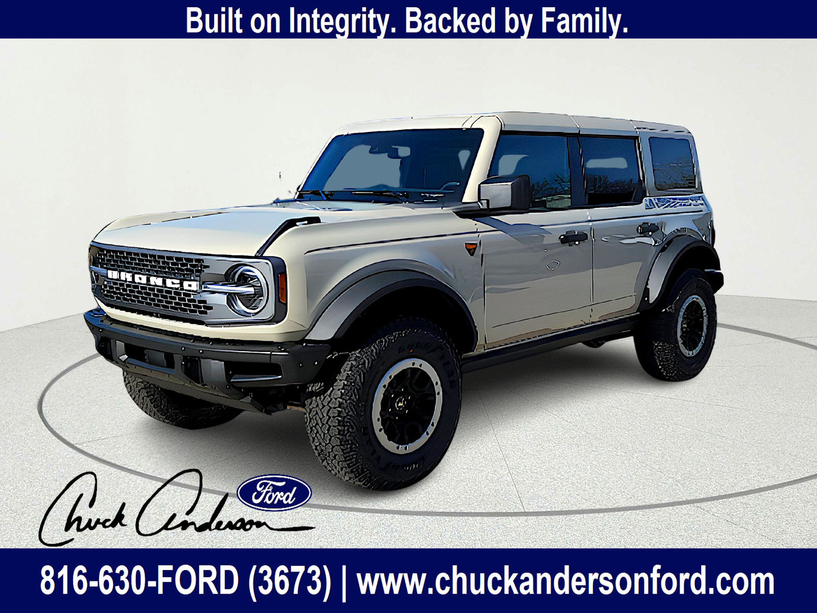New 2025 Ford Bronco Badlands w/ Sasquatch Package AWD/4WD image 2