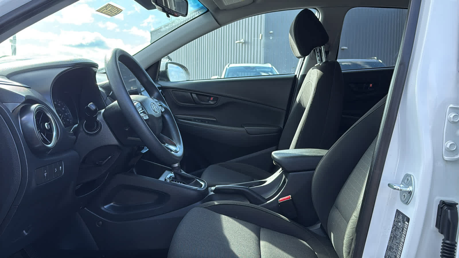 Used 2023 Hyundai Kona SEL image 12