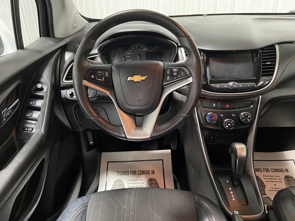 Used 2022 Chevrolet Trax LT w/ LT Convenience Package image 7