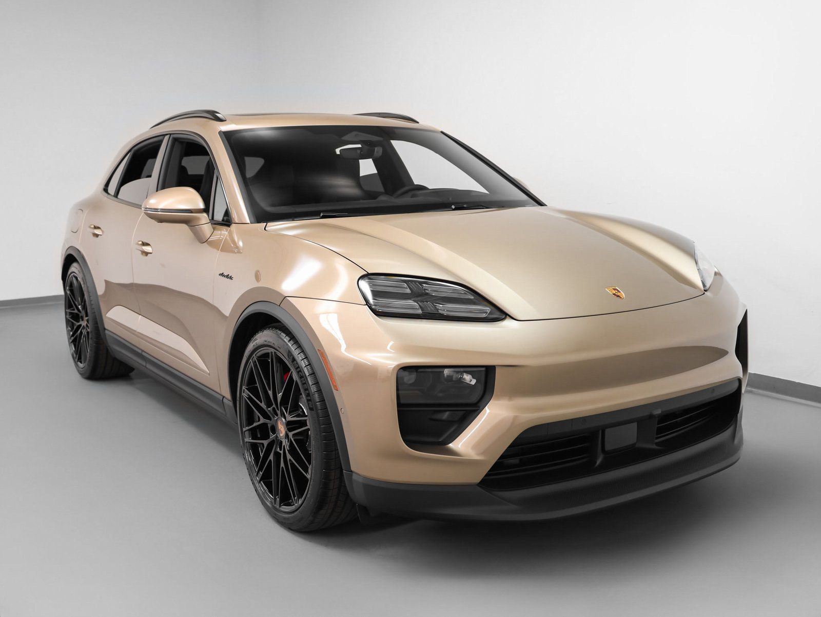 New 2025 Porsche Macan 4S Electric image 10