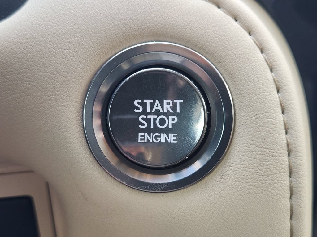 Used 2021 Lexus LX 570 4WD w/ Luxury Package image 22