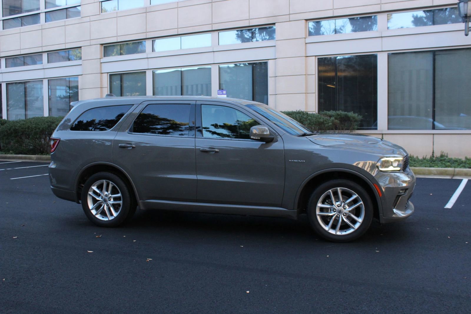 Used 2022 Dodge Durango R/T AWD/4WD image 2