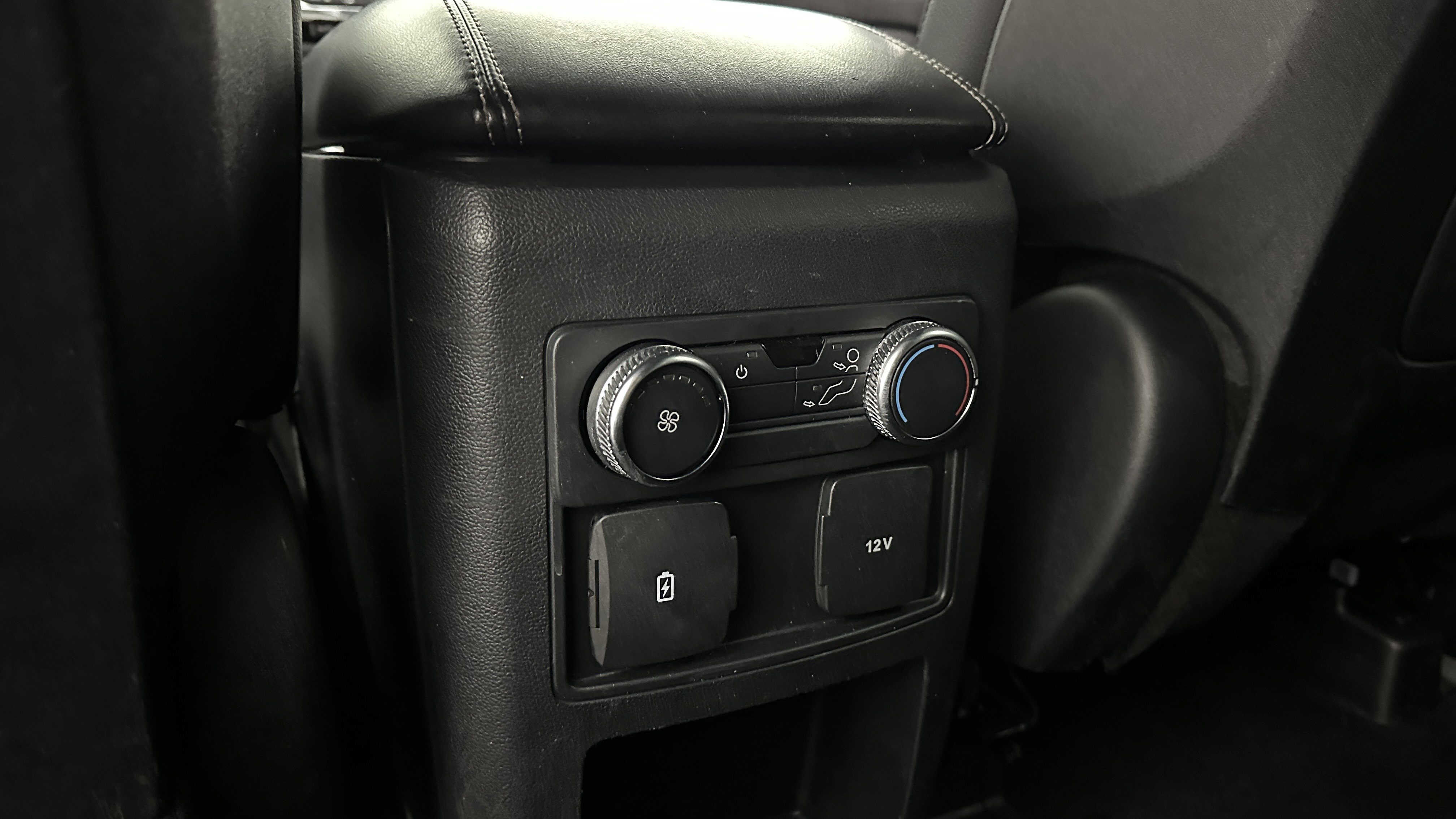 Used 2020 Ford Explorer XLT w/ Equipment Group 202A image 28