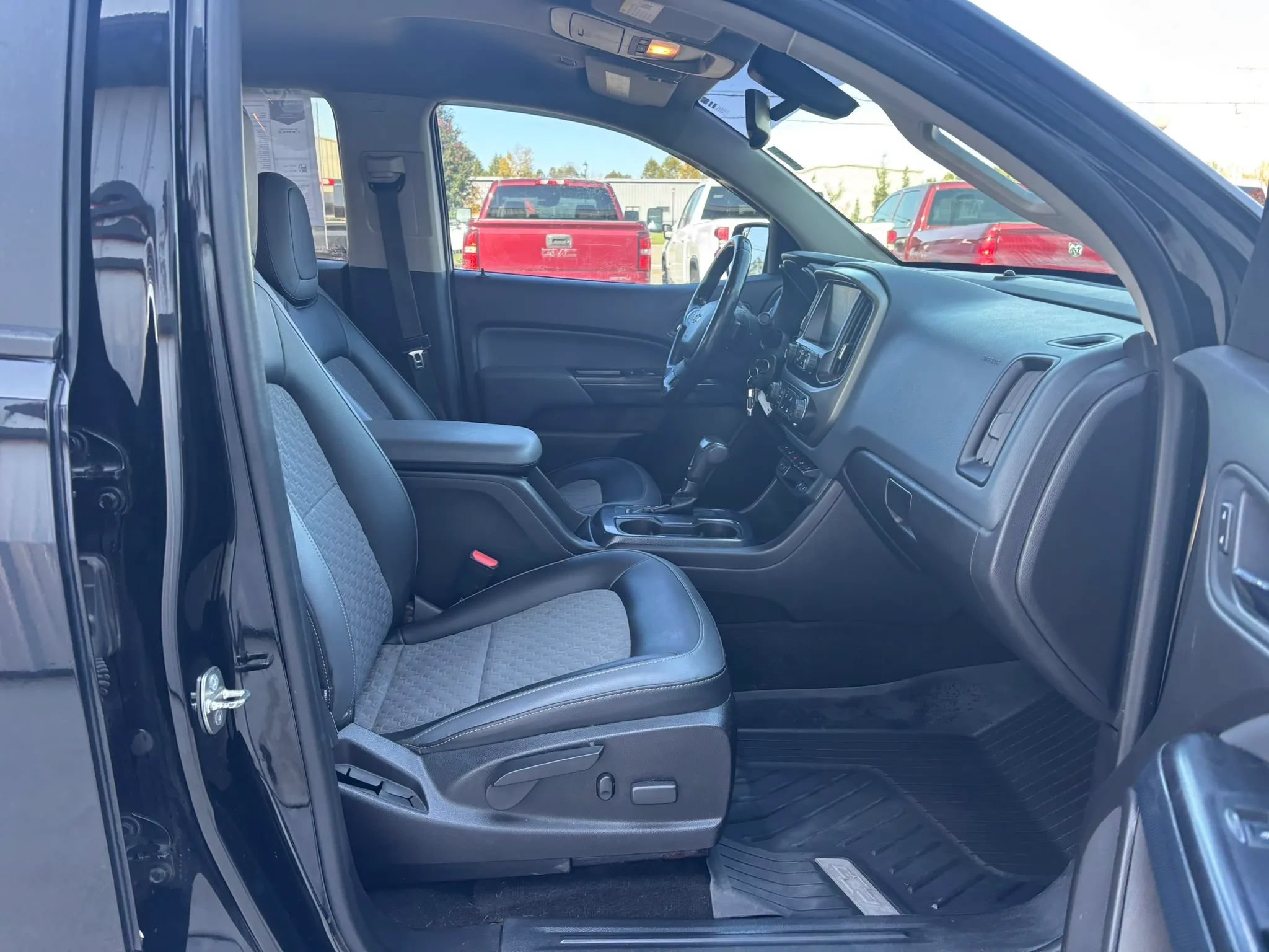 Used 2016 Chevrolet Colorado Z71 RWD image 16