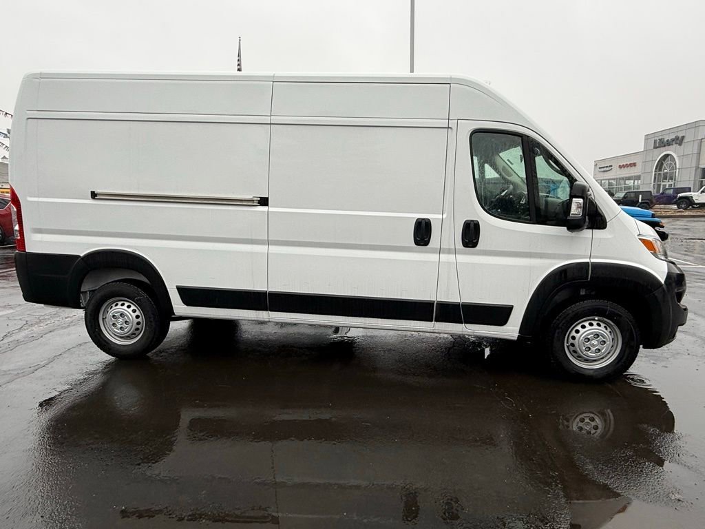 Used 2024 RAM ProMaster 2500 FWD image 2