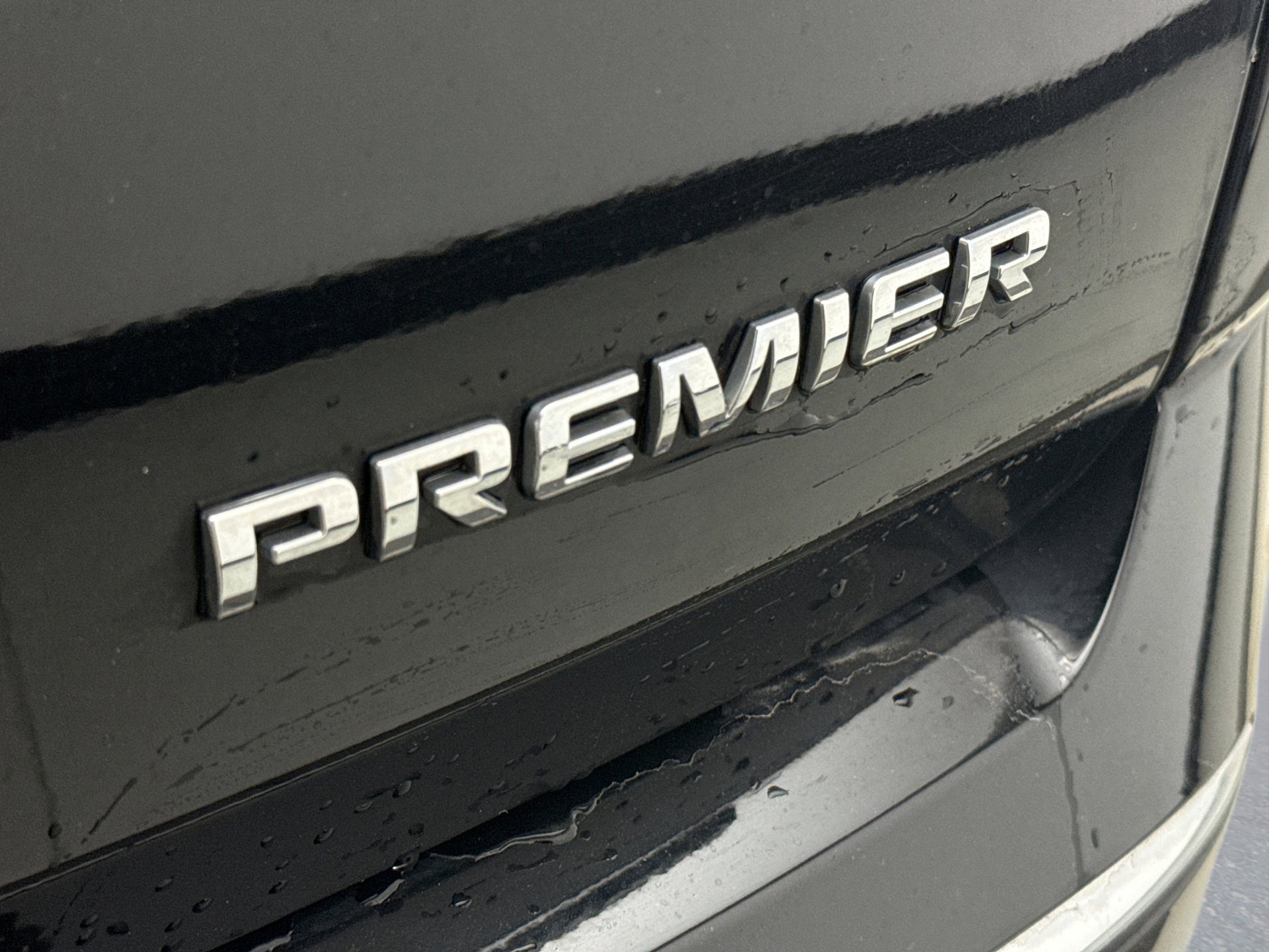 Used 2021 Chevrolet Traverse Premier AWD/4WD image 4