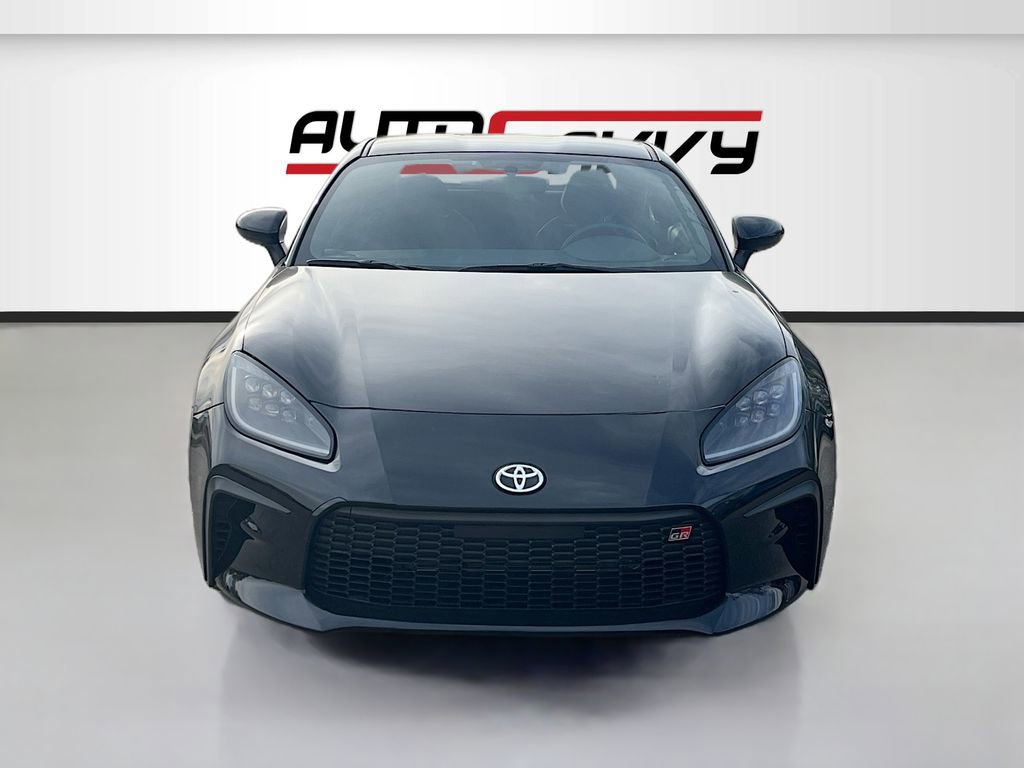 Used 2025 Toyota GR86 w/ ALL Weather Mat Package (TMS) RWD image 2