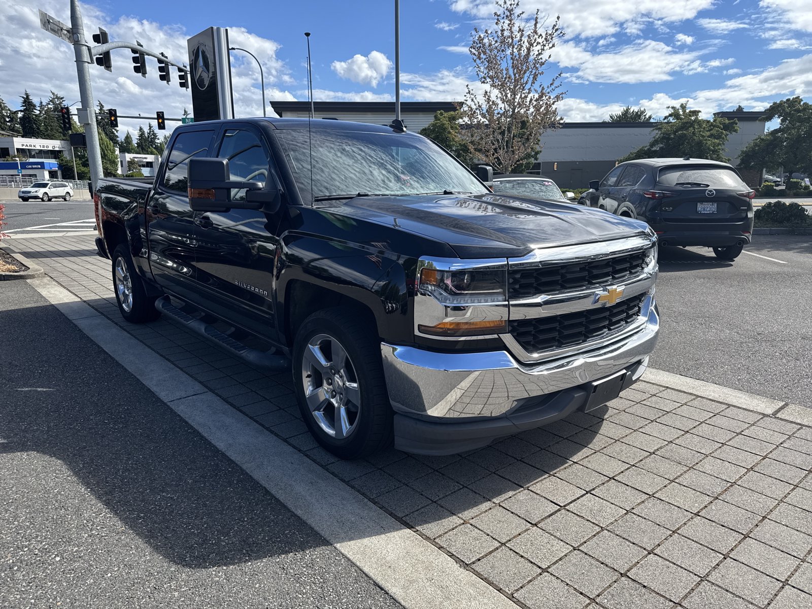 Used 2017 Chevrolet Silverado 1500 LT w/ Max Trailering Package RWD image 2