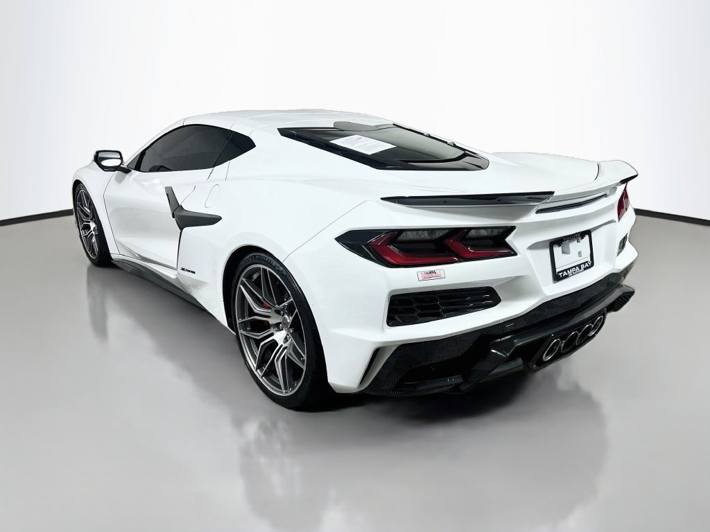 Used 2023 Chevrolet Corvette Z06 RWD image 5
