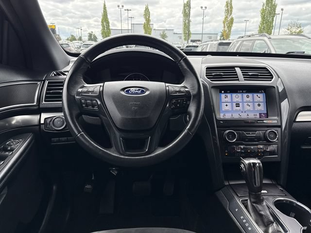 Used 2018 Ford Explorer XLT w/ Equipment Group 202A FWD image 18