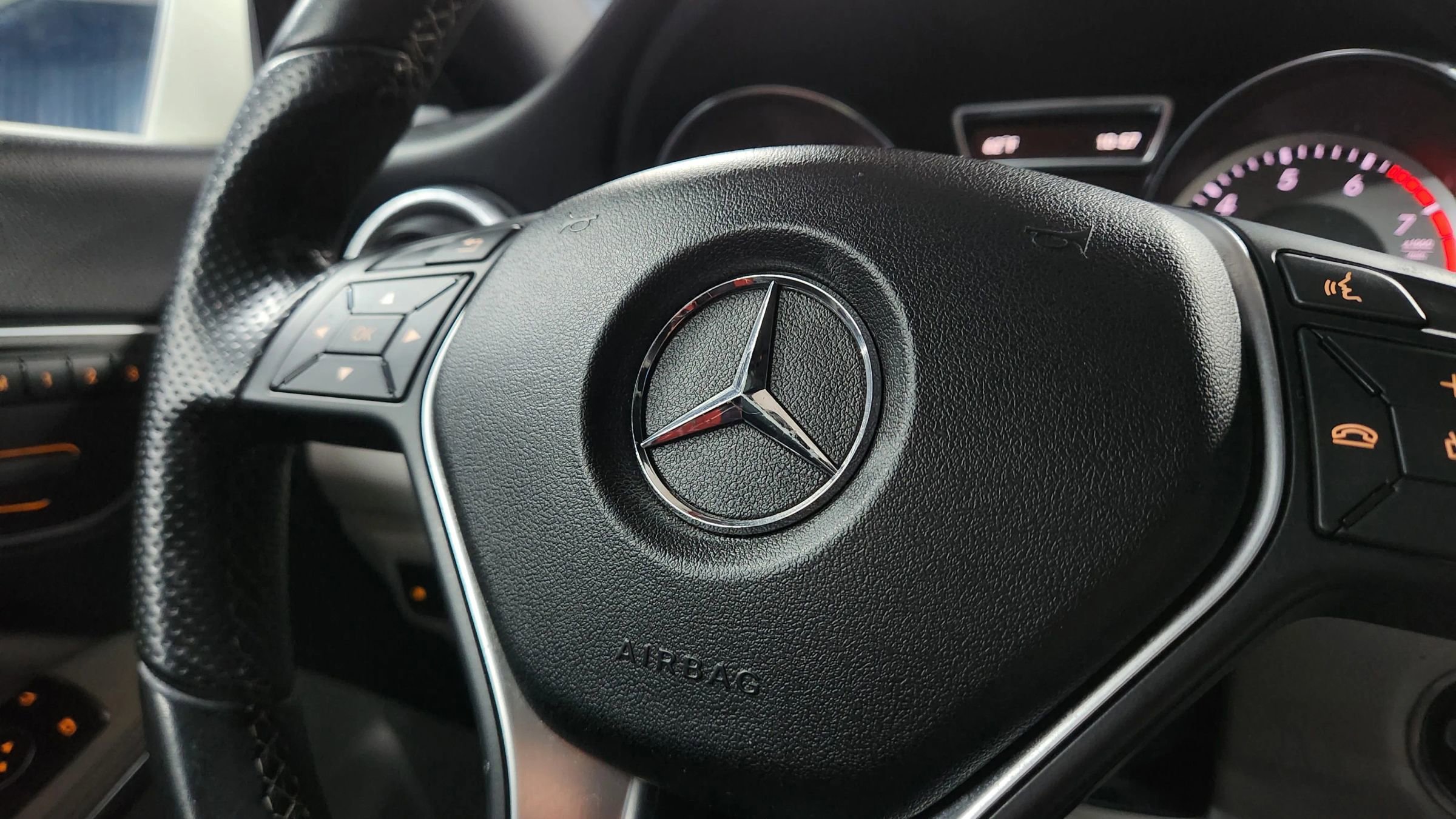 Used 2014 Mercedes-Benz CLA 250 4MATIC image 25