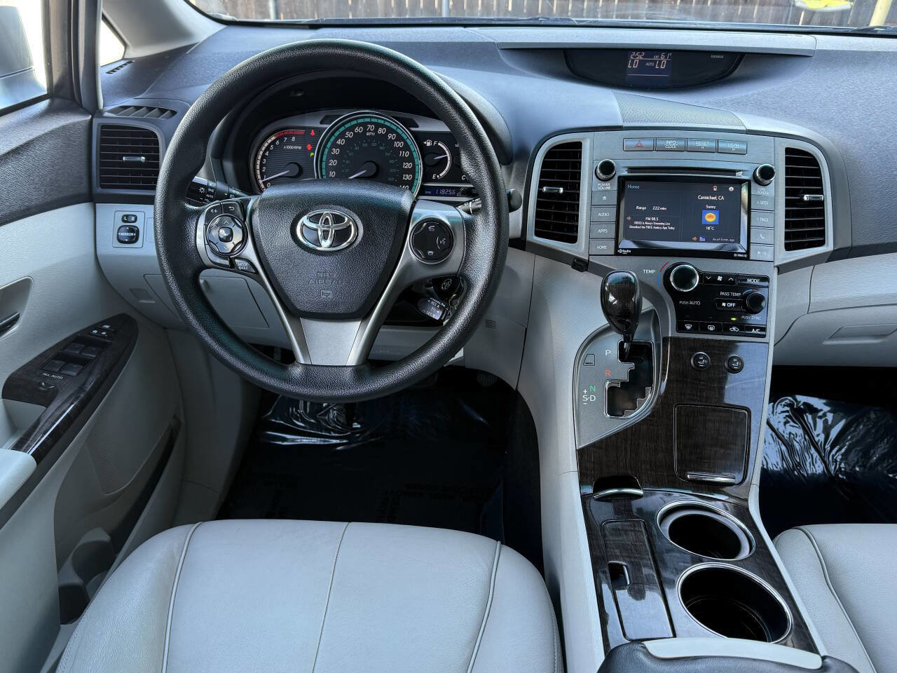 Used 2015 Toyota Venza LE image 6